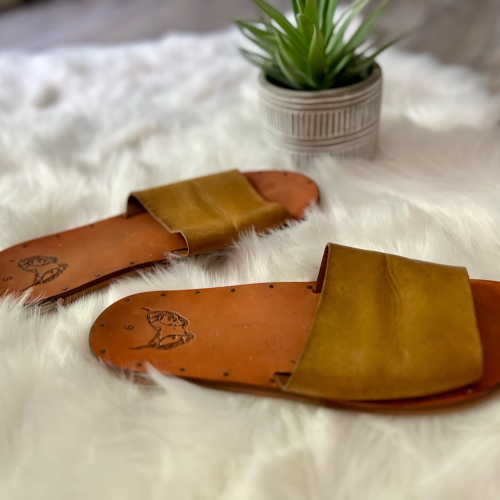BEEK | Mustard Gold Slide Sandals - Picture 3 of 6